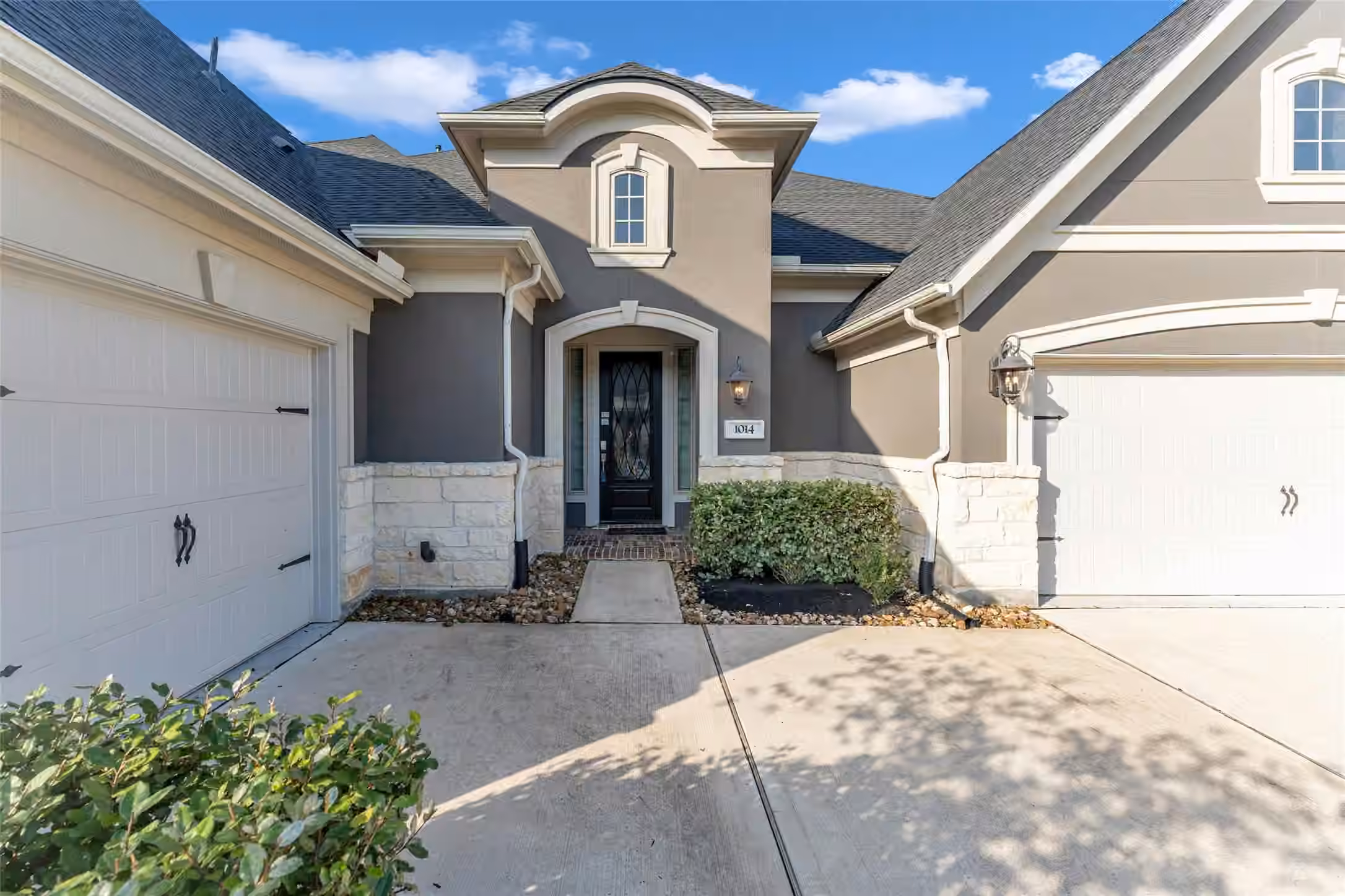 Photo 6 of 1014 Lakemont Bend Lane, Pinehurst, TX