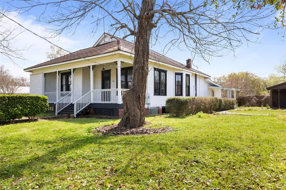 Photo 2 of 608 Miller Street, Anahuac, TX