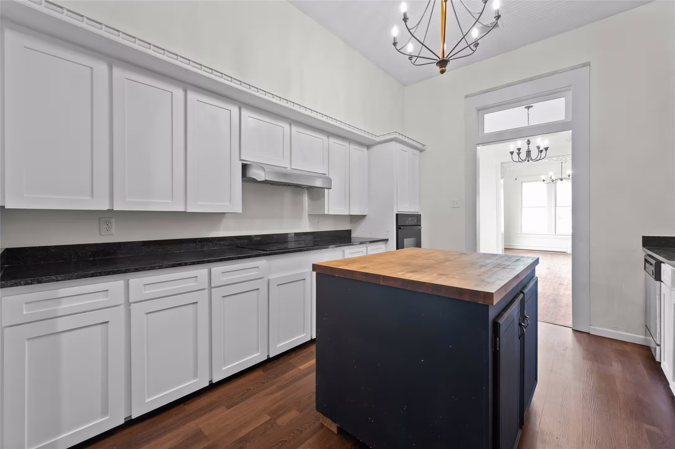 Photo 7 of 608 Miller Street, Anahuac, TX