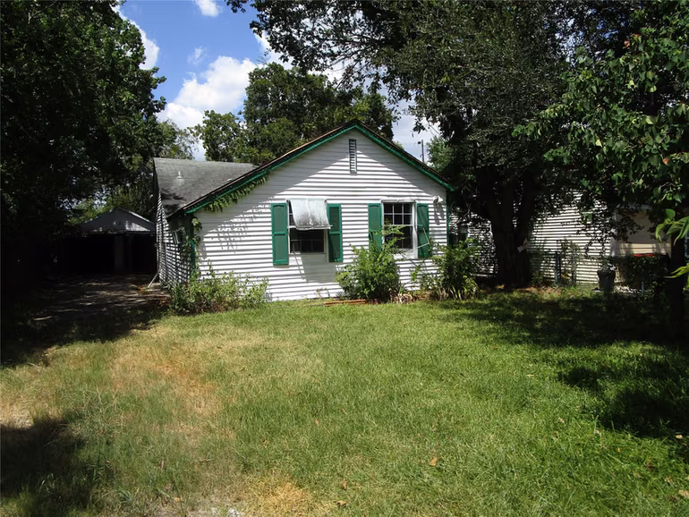 Photo of 1306 Pershing Street, Baytown, TX 77520