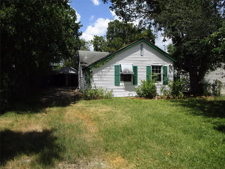 Photo 2 of 1306 Pershing Street, Baytown, TX