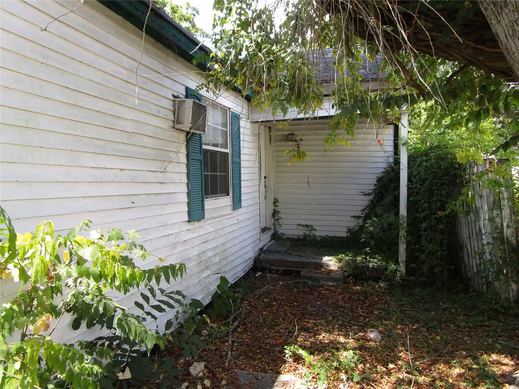 Photo 3 of 1306 Pershing Street, Baytown, TX