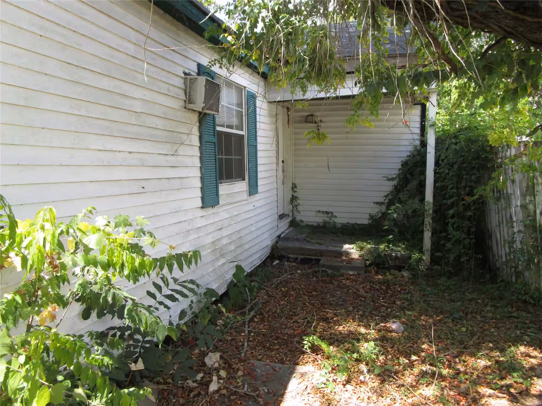 Photo 4 of 1306 Pershing Street, Baytown, TX
