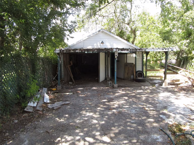 Photo 6 of 1306 Pershing Street, Baytown, TX