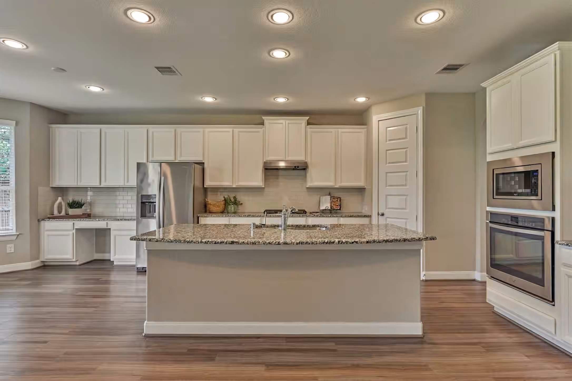 Photo 7 of 4043 Steep Woods Drive, Spring, TX