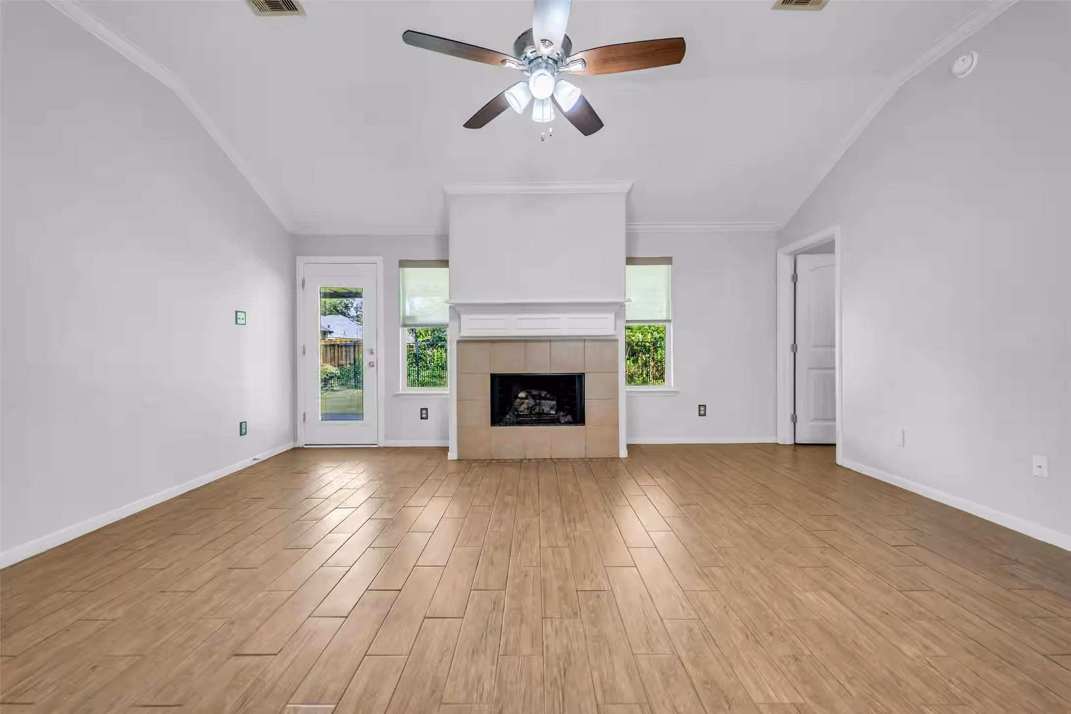 Photo 6 of 16607 Convoy Court, Crosby, TX