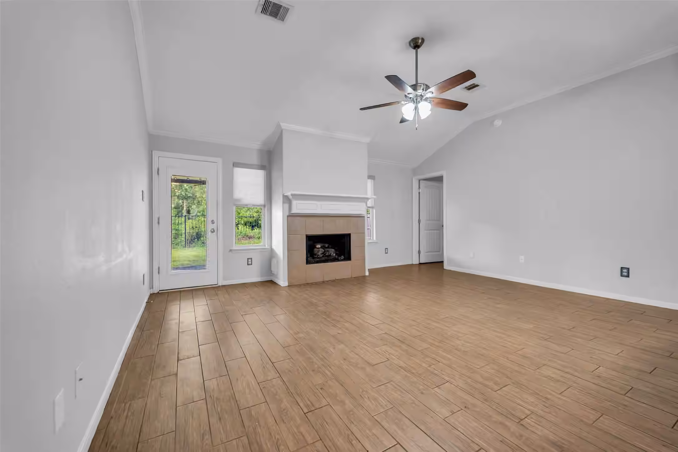 Photo 7 of 16607 Convoy Court, Crosby, TX
