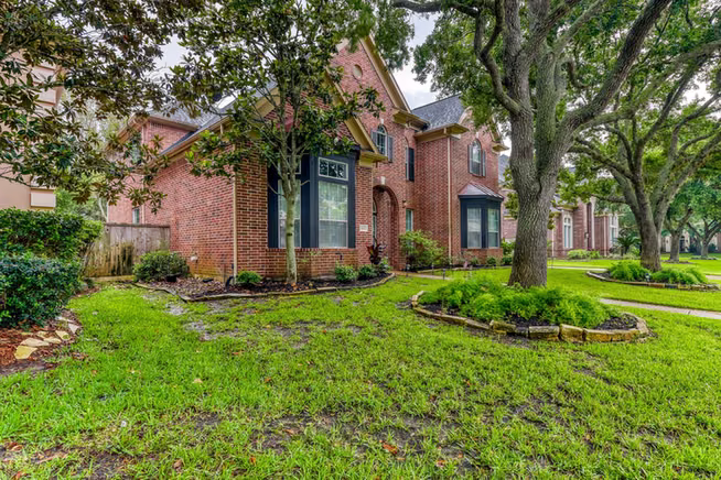 Photo 3 of 2610 W Bainbridge Circle, Pearland, TX