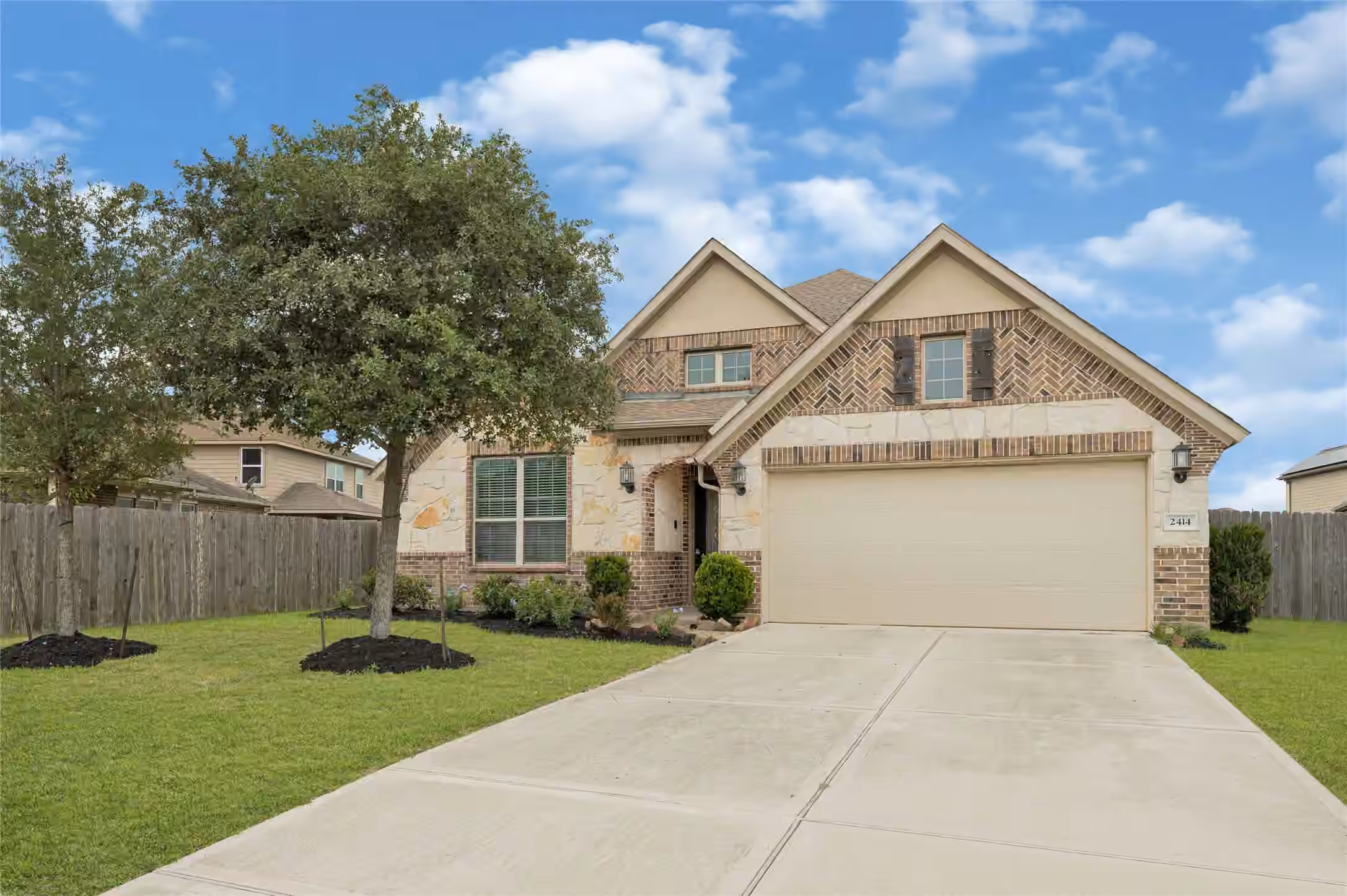 Photo 2 of 2414 Willow Fall Lane, Rosenberg, TX