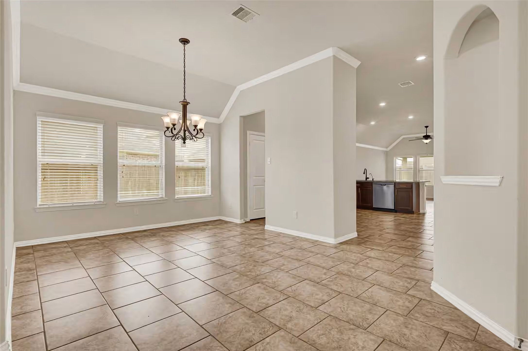 Photo 5 of 2414 Willow Fall Lane, Rosenberg, TX