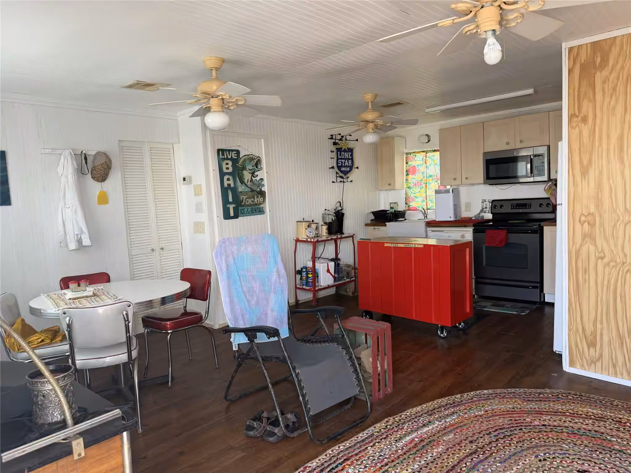 Photo 2 of 111 Dorsett Road, Palacios, TX