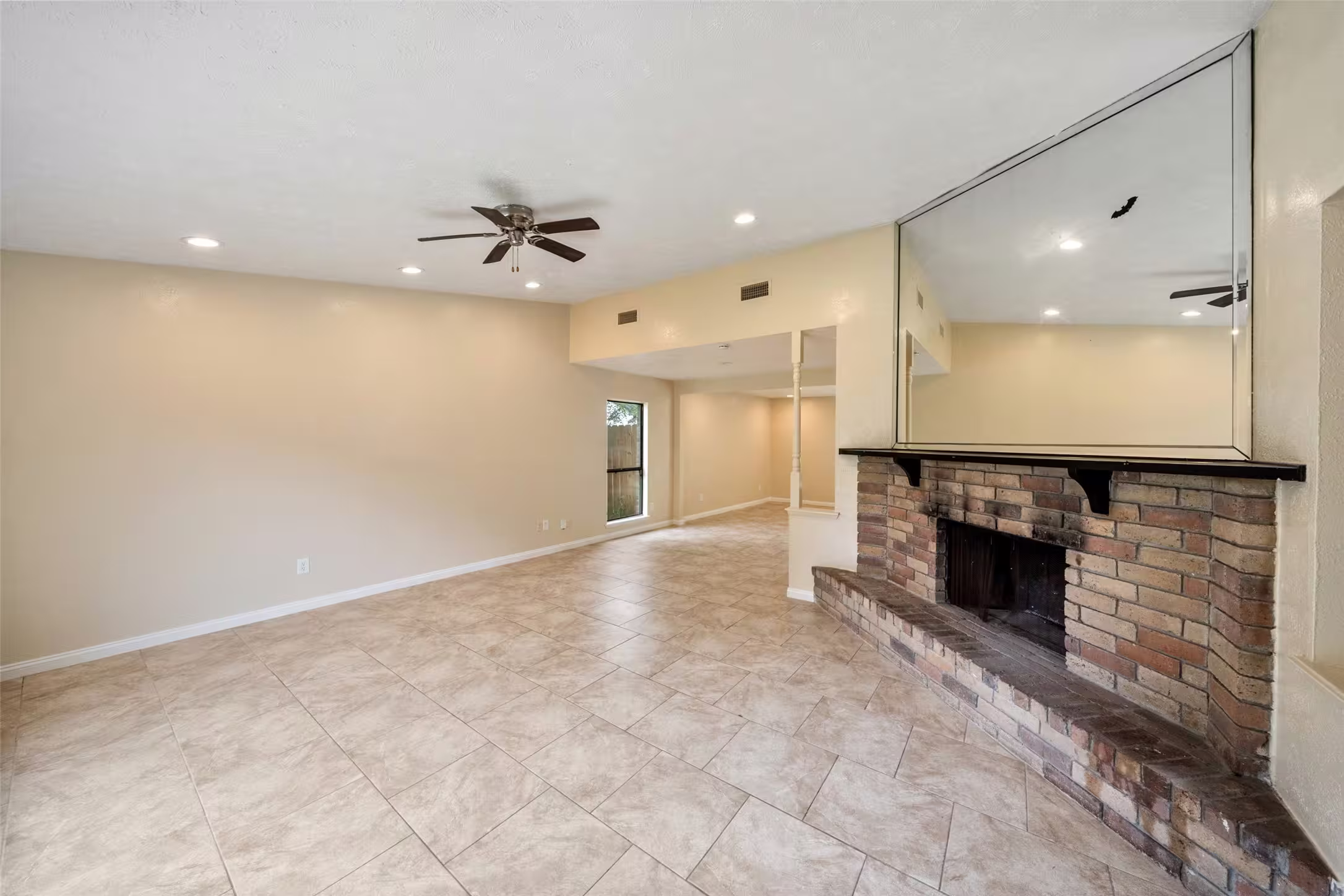 Photo 4 of 17315 Northern Star Drive, Houston, TX