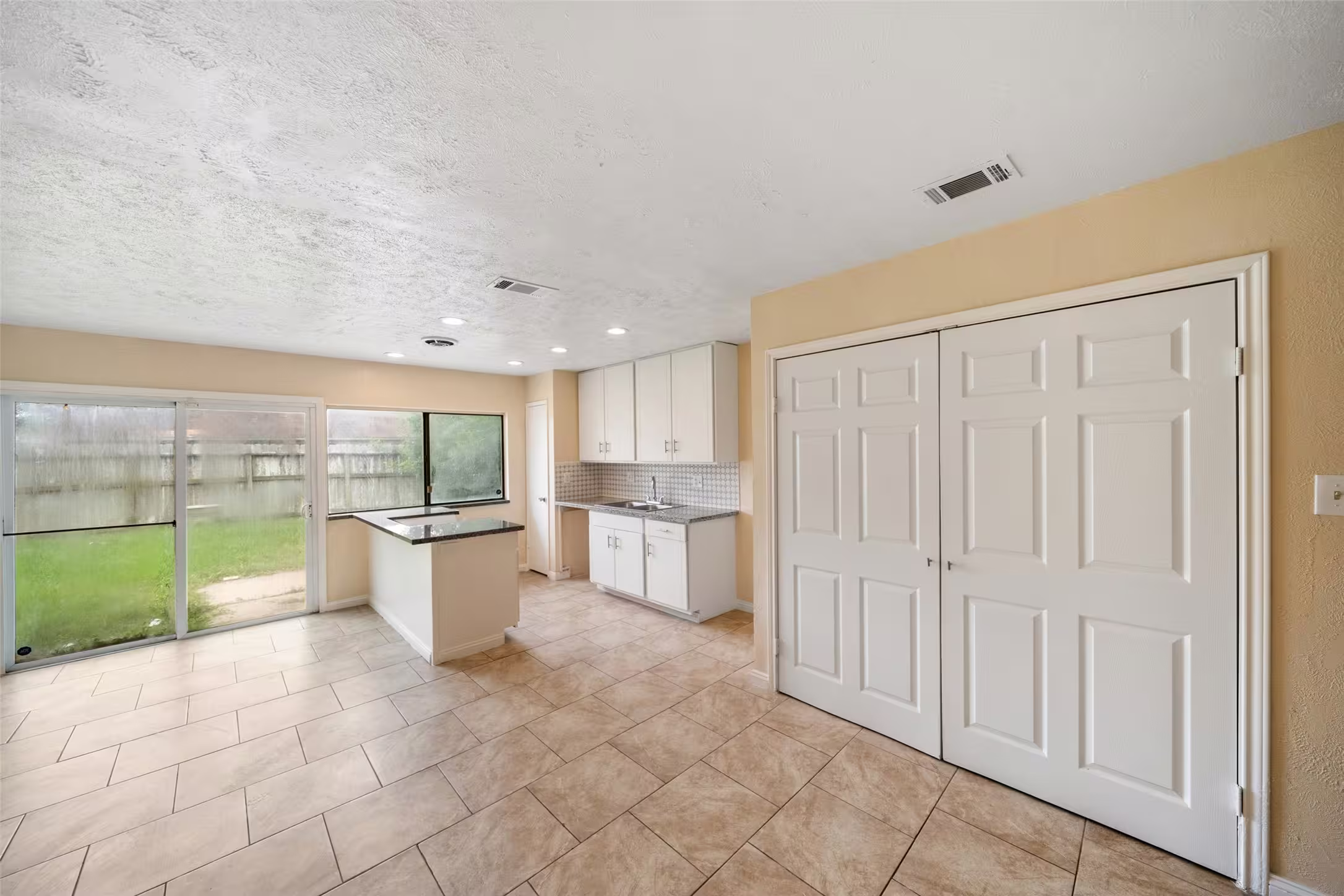 Photo 5 of 17315 Northern Star Drive, Houston, TX