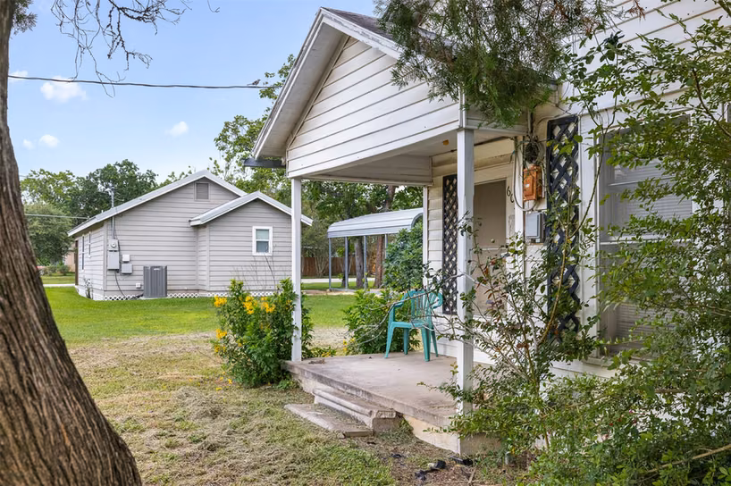 Photo 3 of 603 N Mechanic Street, Weimar, TX