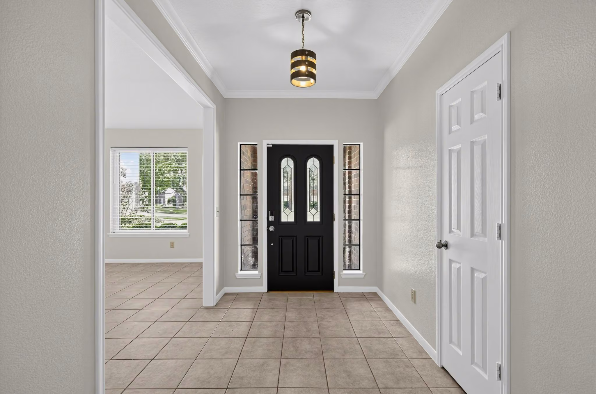 Photo 4 of 19034 Canyon River Lane, Houston, TX