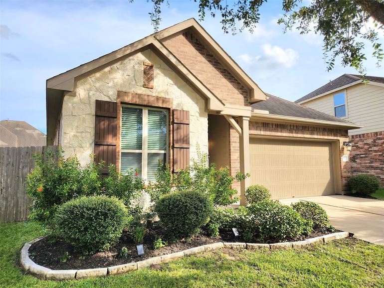 Photo 2 of 20607 Summer Retreat Lane, Cypress, TX