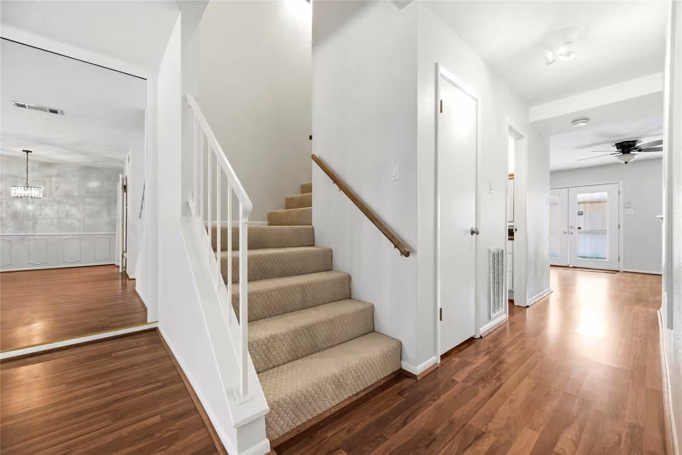 Photo 7 of 1310 Country Place Drive, Houston, TX