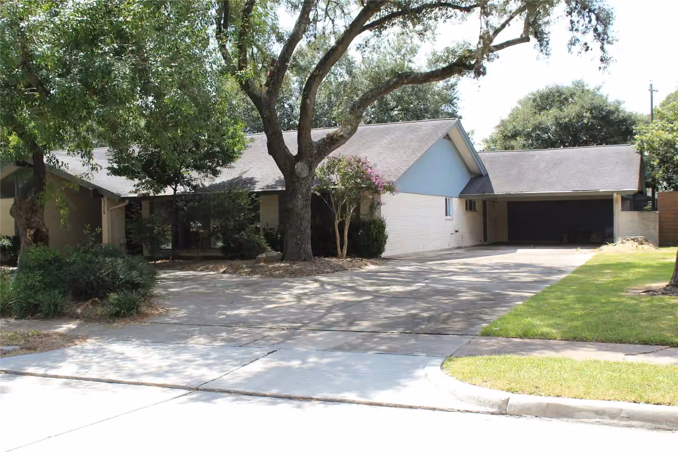 Photo 7 of 5215 S Braeswood Boulevard, Houston, TX