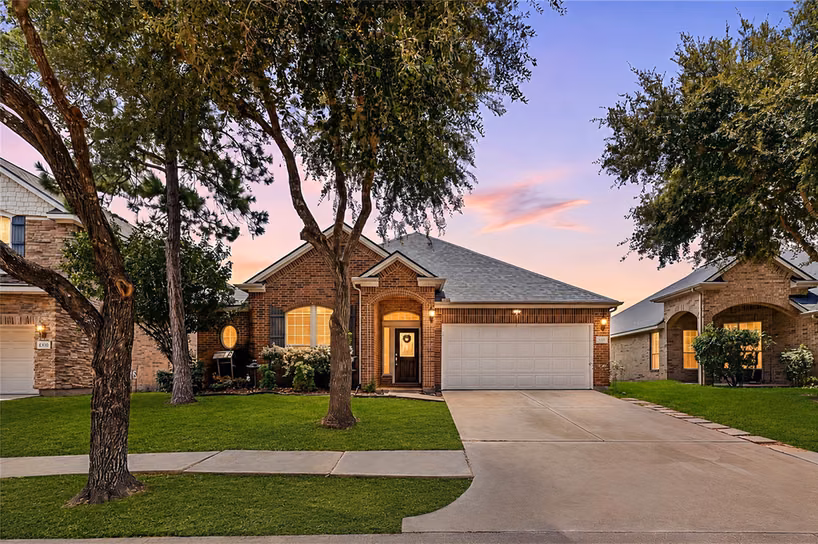 Photo of 30411 Avera Creek Drive, Spring, TX