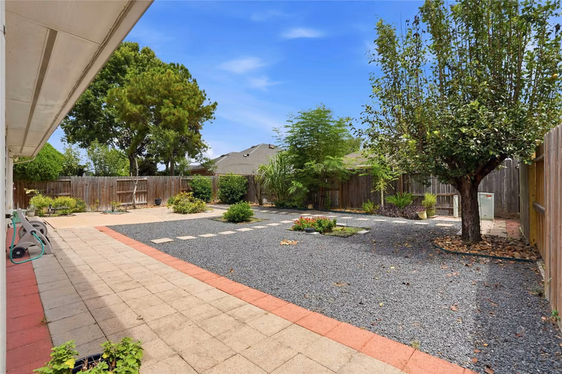 Photo 3 of 16106 Saxon Hollow Lane, Houston, TX