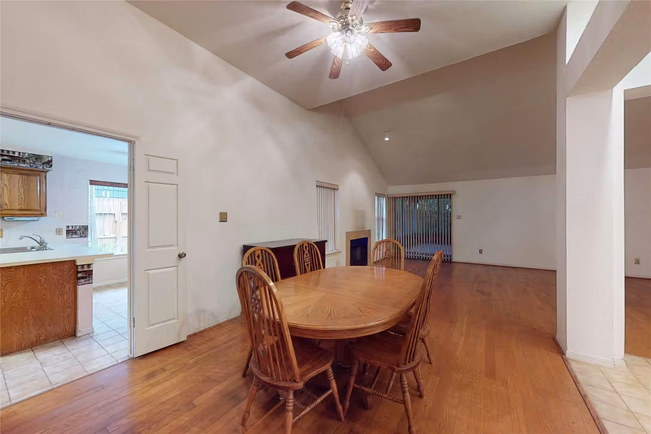 Photo 7 of 2611 Brookdale Drive, Houston, TX