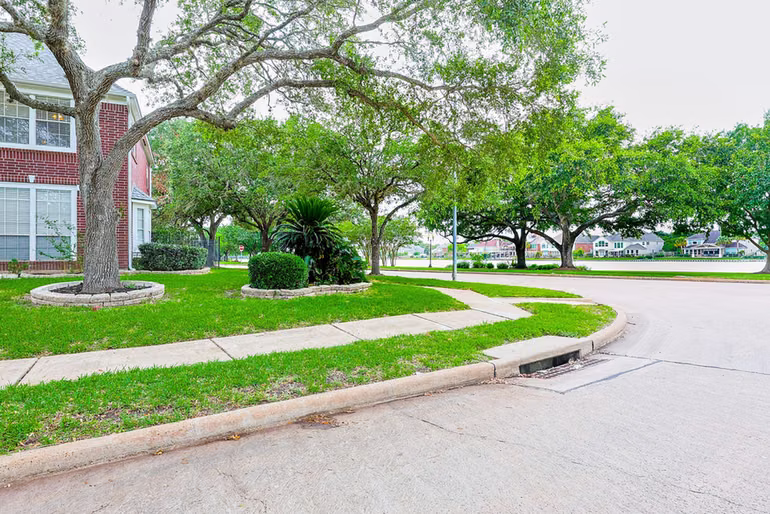 Photo 4 of 4115 Mainsail Circle, Missouri City, TX