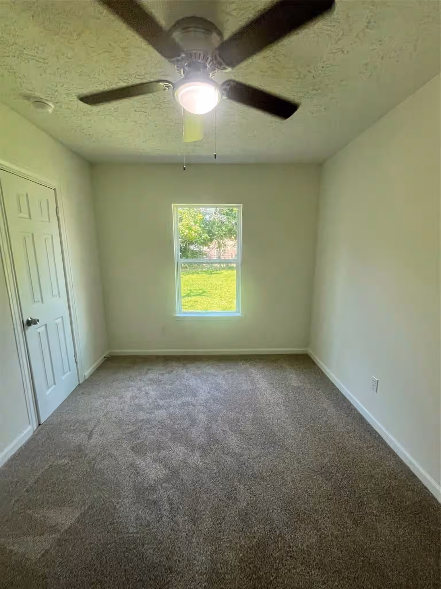 Photo 7 of 306 S Virginia Street, La Porte, TX