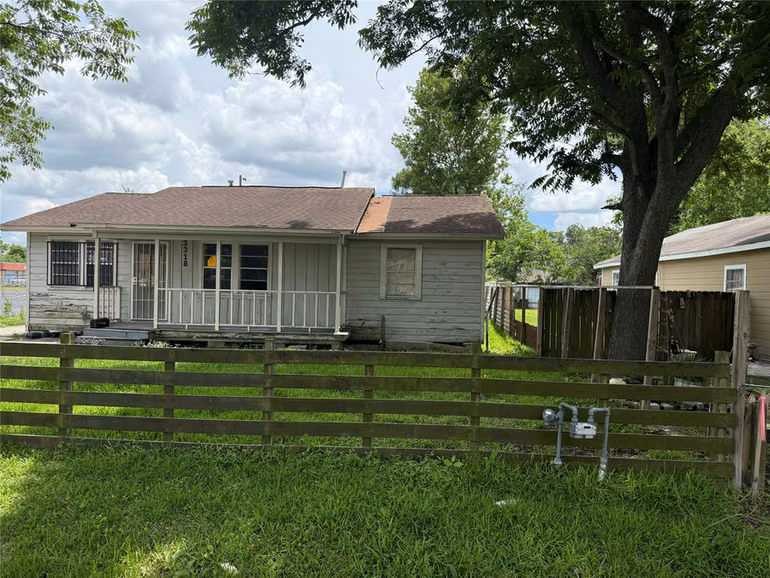 Photo 2 of 3318 Mooney Road, Houston, TX