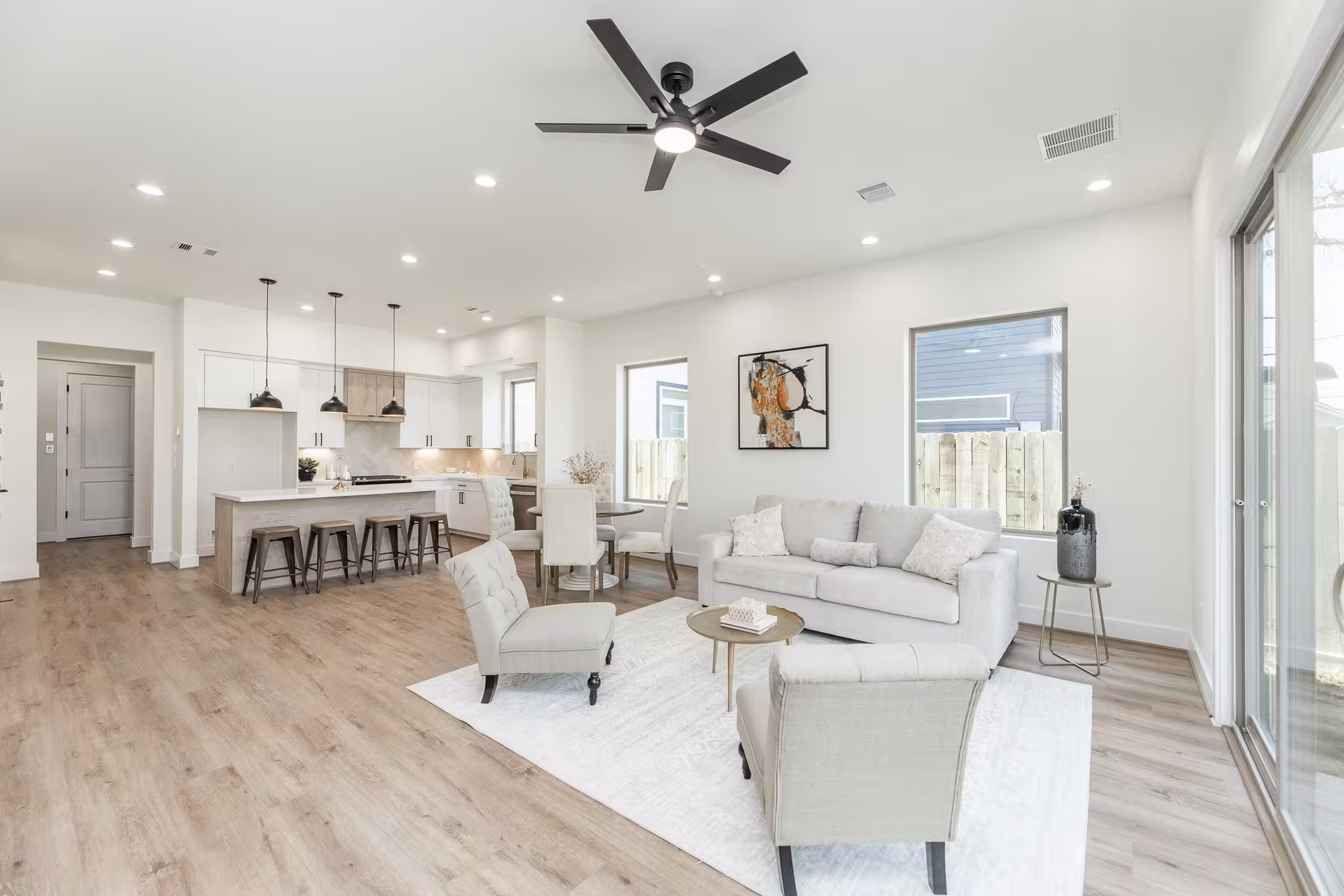Photo 2 of 311 E 34th Street B, Houston, TX