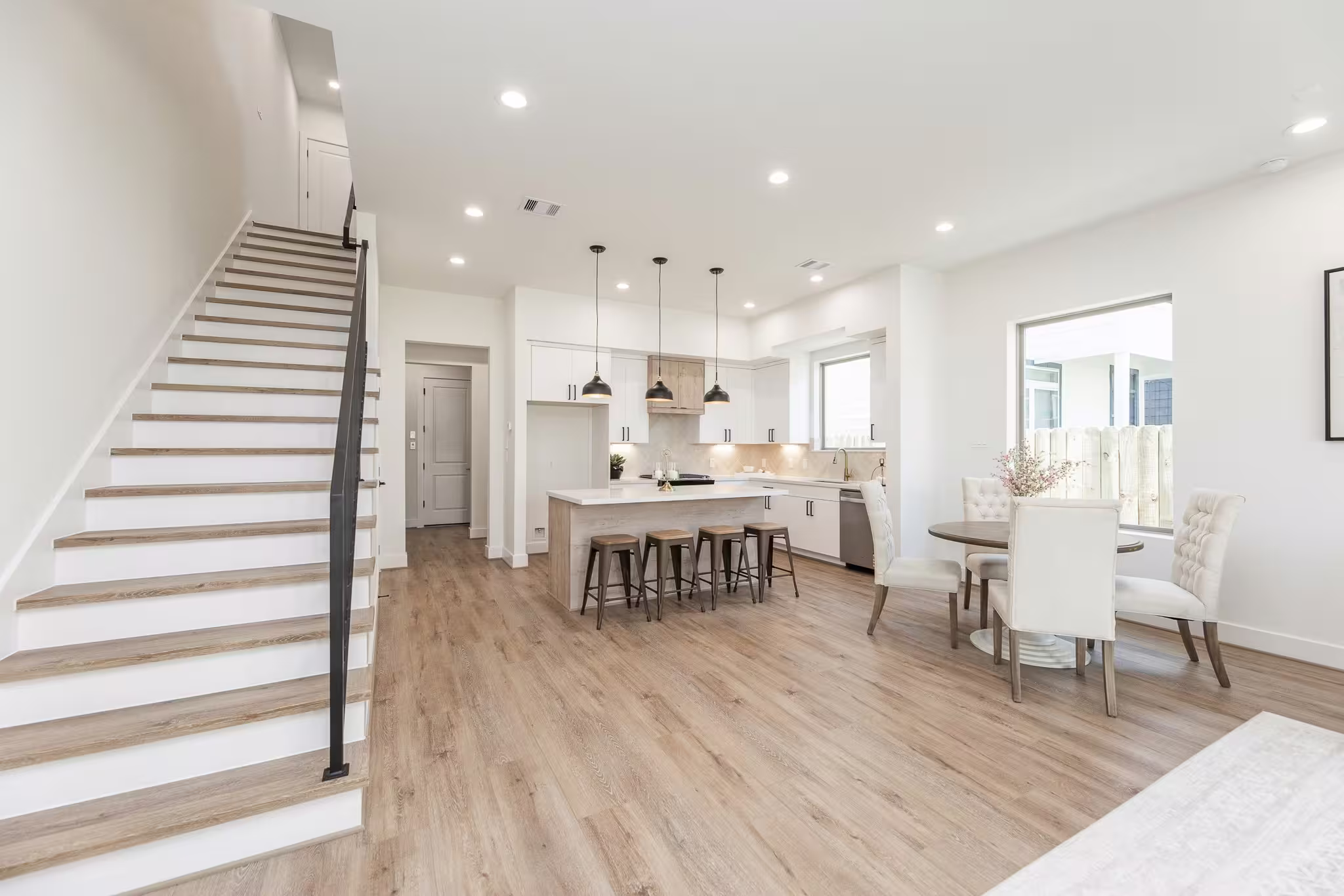 Photo 5 of 311 E 34th Street B, Houston, TX