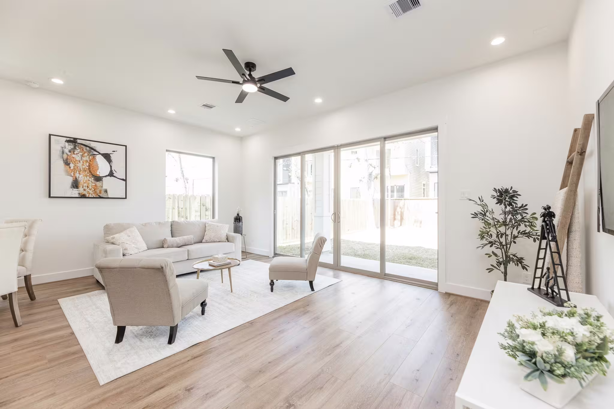 Photo 6 of 311 E 34th Street B, Houston, TX