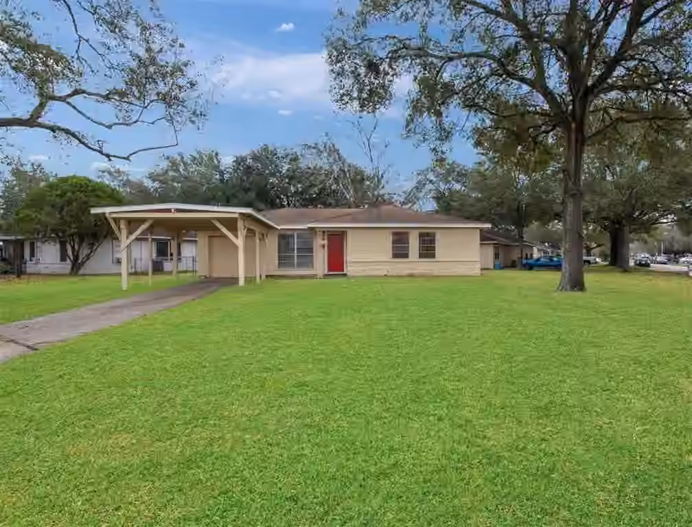 Photo of 1000 S Shepherd Drive, Baytown, TX 77520