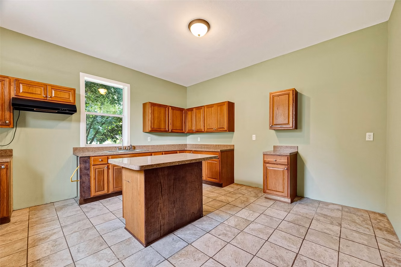 Photo 7 of 26390 Pecan Grove, Cleveland, TX