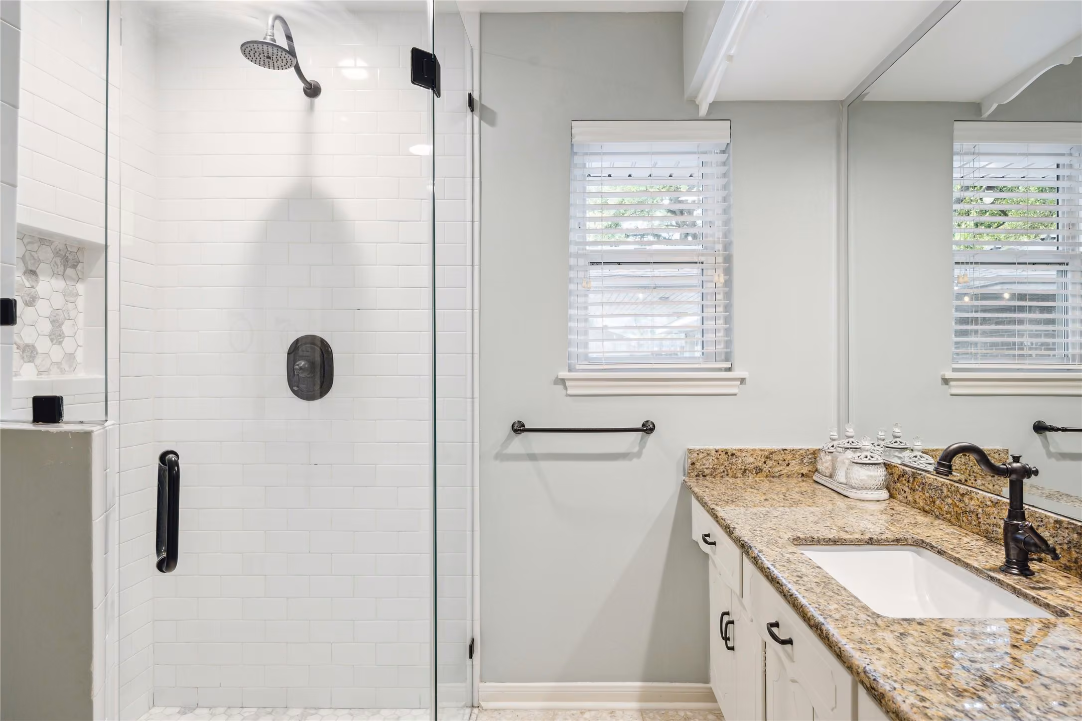 Photo 6 of 10714 Piping Rock Lane, Houston, TX