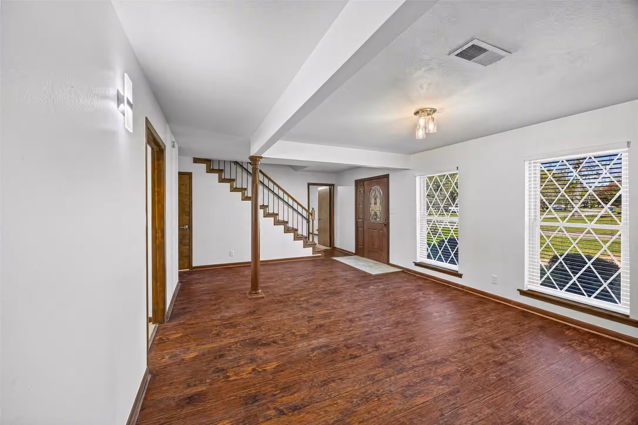 Photo 4 of 2348 Shalmar Drive, West Columbia, TX