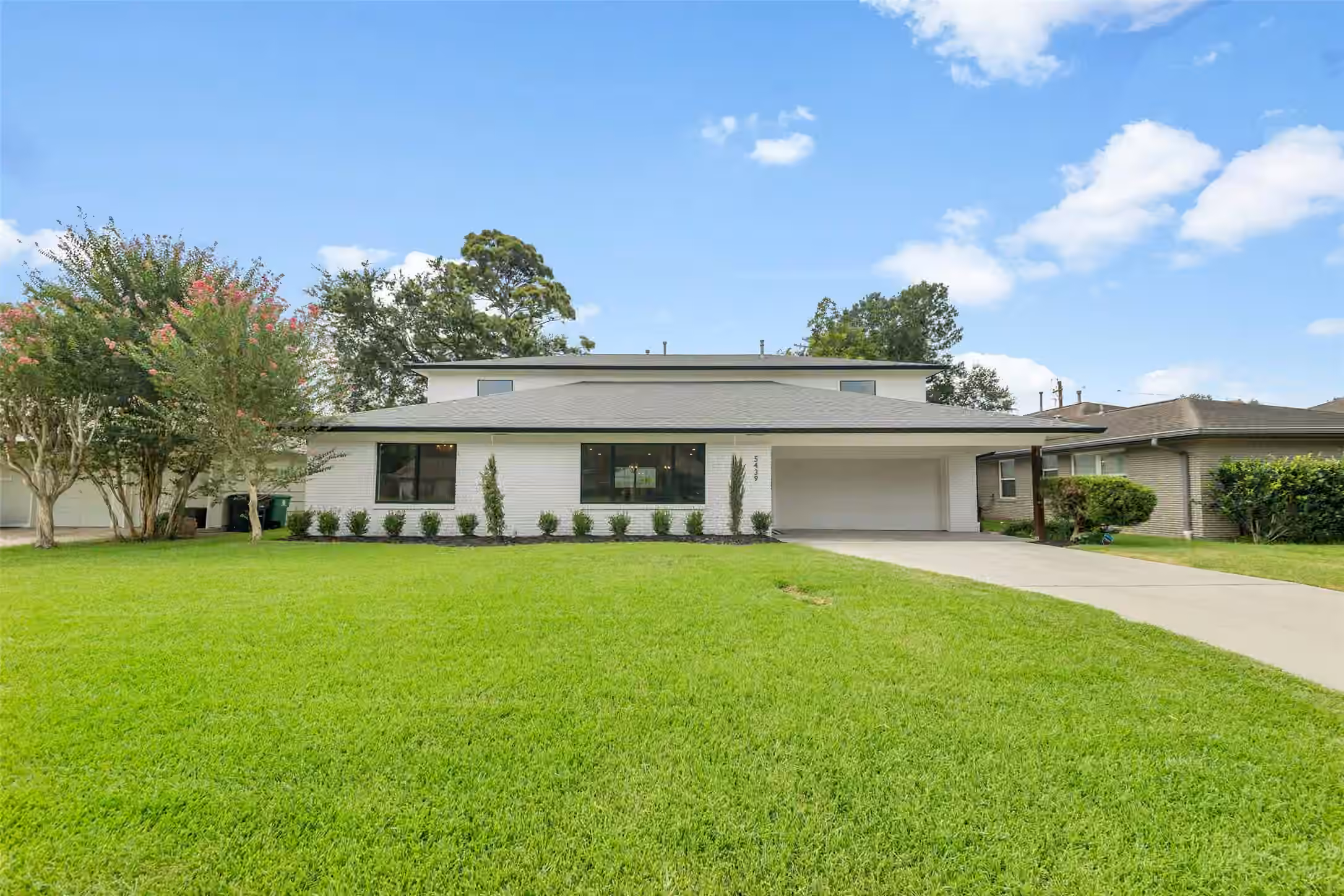 Photo 2 of 5439 Kinglet Street, Houston, TX