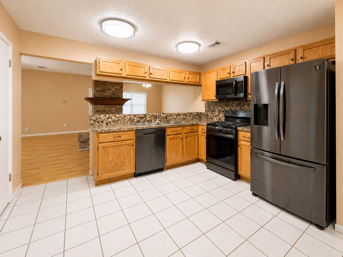 Photo 6 of 10215 Saddlehorn Trail, Houston, TX