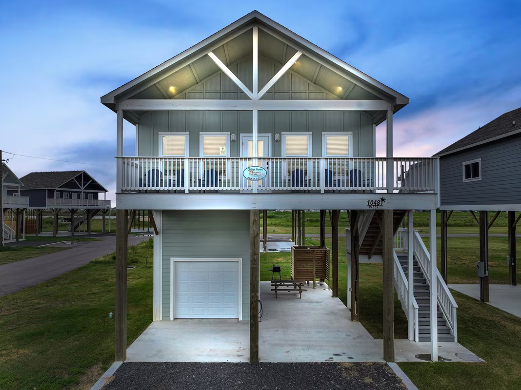 Photo 3 of 1048 Sunset Circle W, Crystal Beach, TX