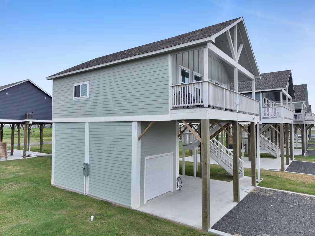 Photo 4 of 1048 Sunset Circle W, Crystal Beach, TX