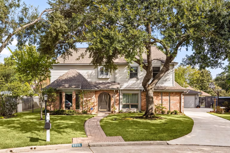 Photo 3 of 6806 Billingham Court, Spring, TX
