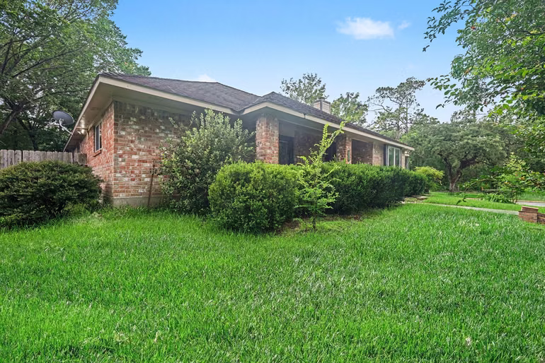 Photo 3 of 10819 Jaycreek Drive, Houston, TX