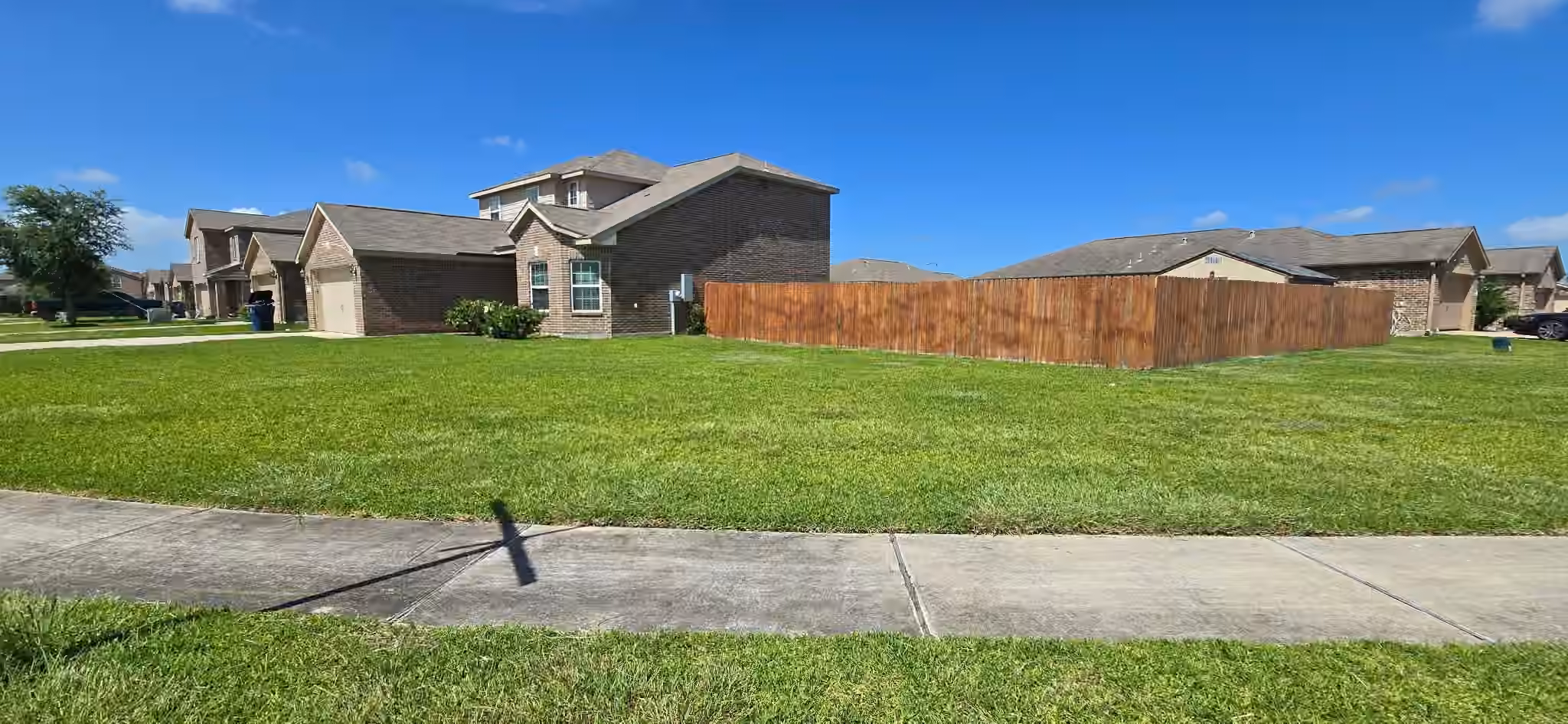 Photo 2 of 2318 Oyster Bay Avenue, La Marque, TX