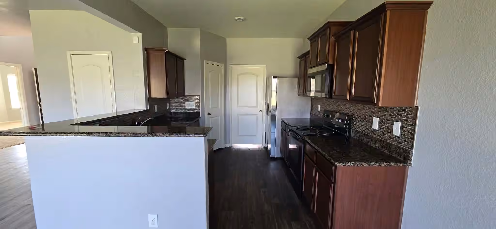 Photo 4 of 2318 Oyster Bay Avenue, La Marque, TX