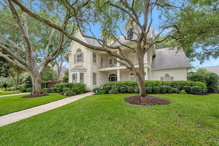 Photo 2 of 3707 Acorn Wood Way, Houston, TX