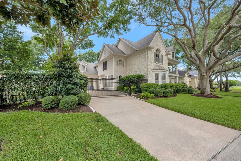 Photo 4 of 3707 Acorn Wood Way, Houston, TX