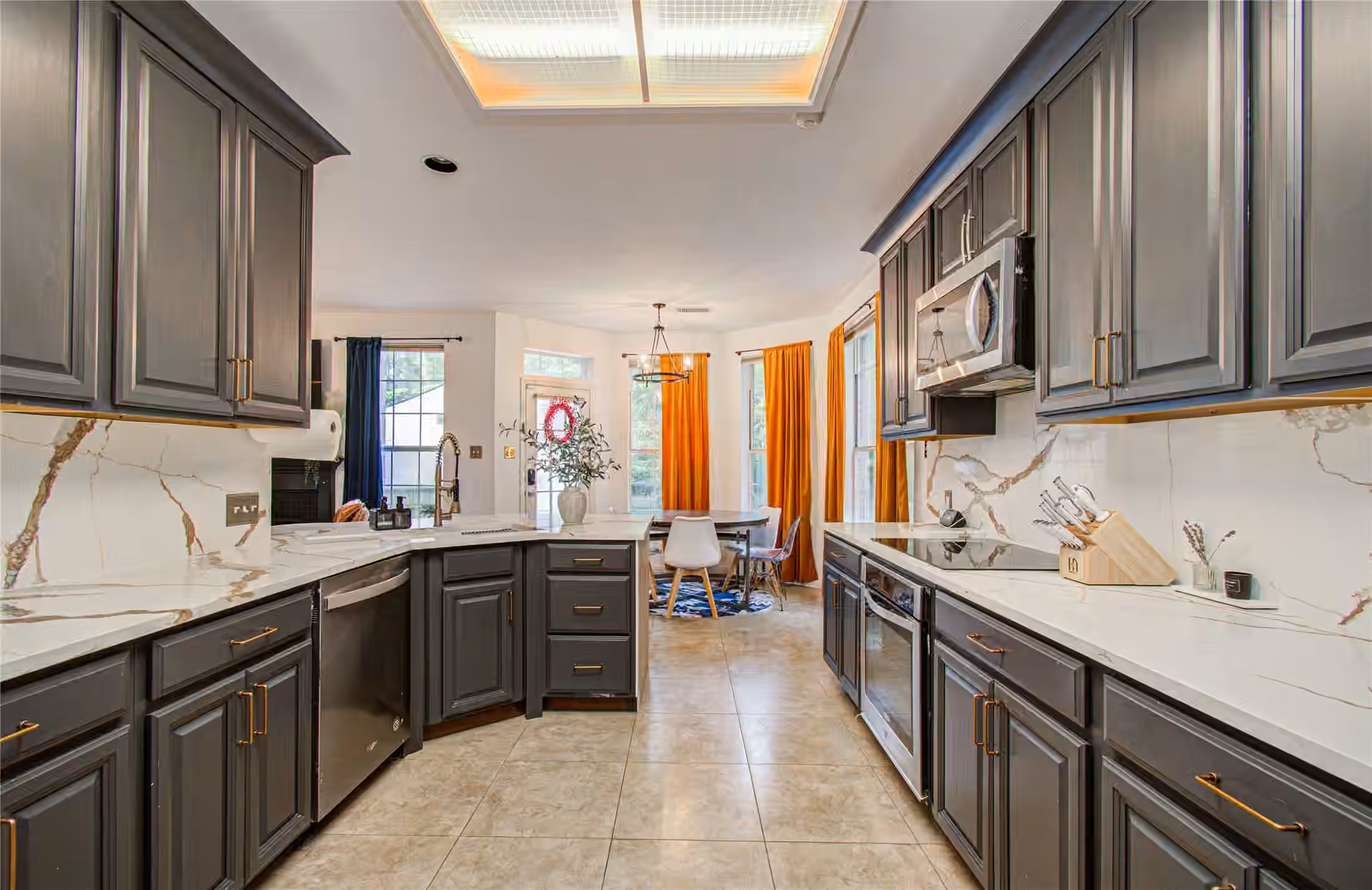 Photo 4 of 47 W Tallowberry Drive, The Woodlands, TX