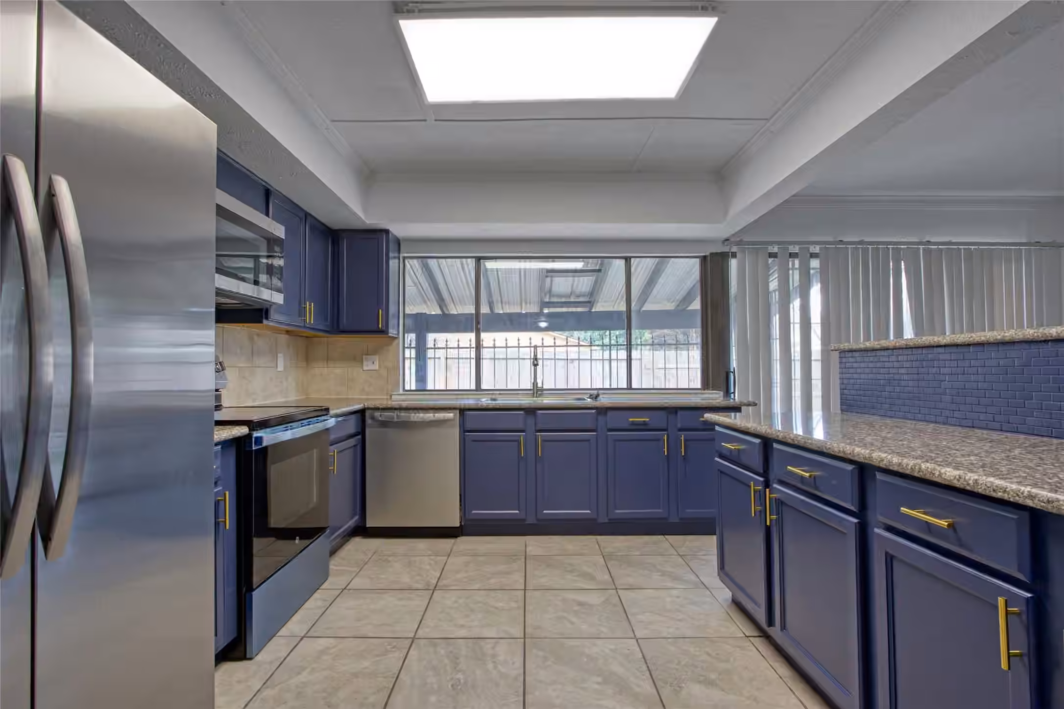 Photo 7 of 5510 Hickory Forest Drive, Houston, TX
