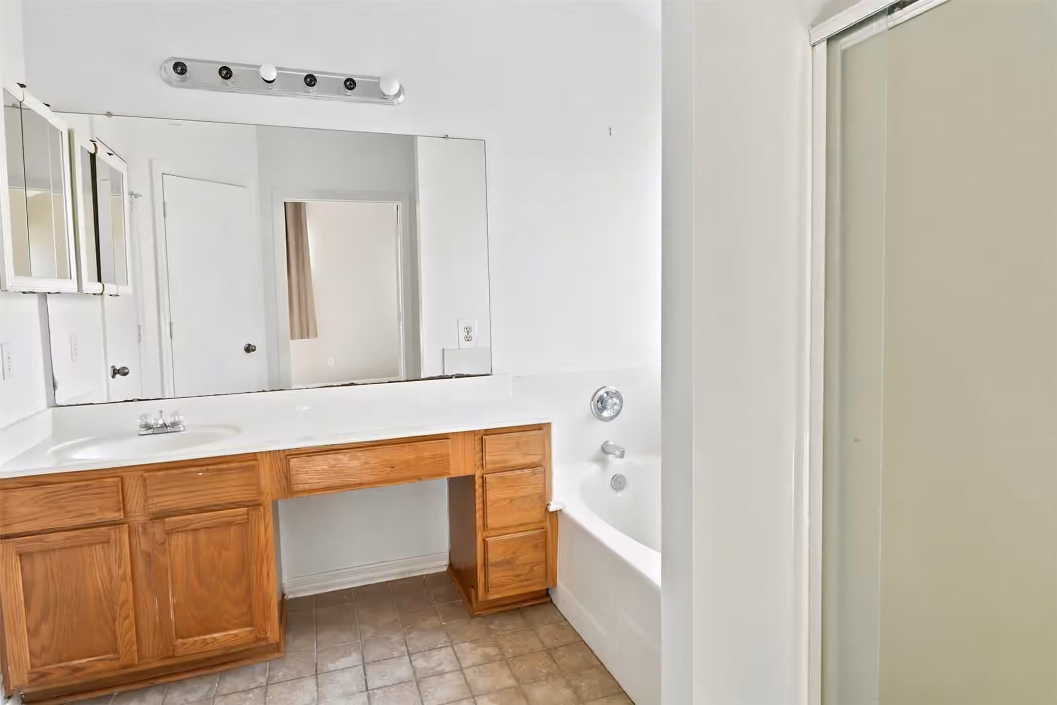 Photo 7 of 3323 Red Cedar Drive, Baytown, TX