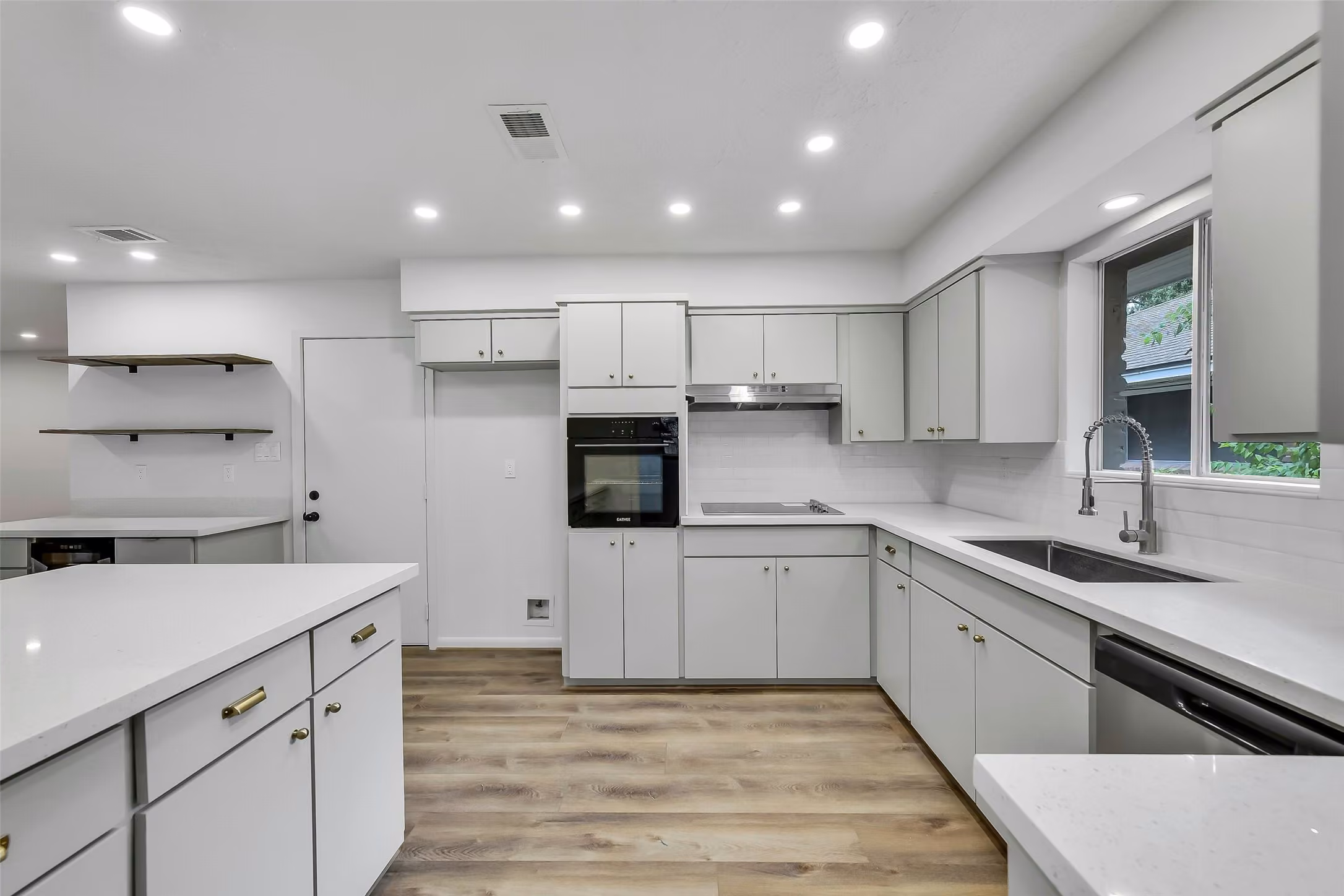 Photo 2 of 1617 Wavecrest Lane, Houston, TX