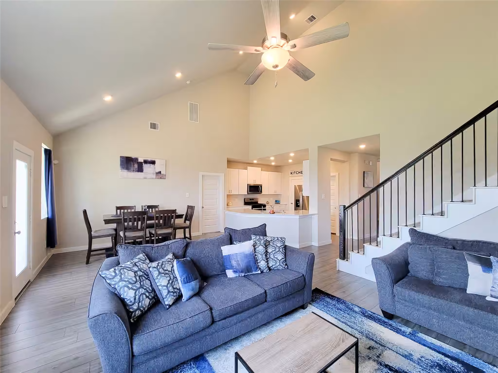 Photo 3 of 10843 Bodie Hills Drive, Rosharon, TX
